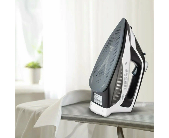  Утюг Vitek VT-8313 белый/черный 